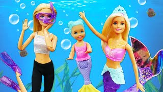 Barbie mergulha no mar e encontra sereias! Novelinha de Barbie para meninas