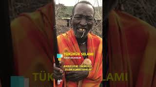 Tuhaf Gelenekler - Tükürük Selamı Resimi