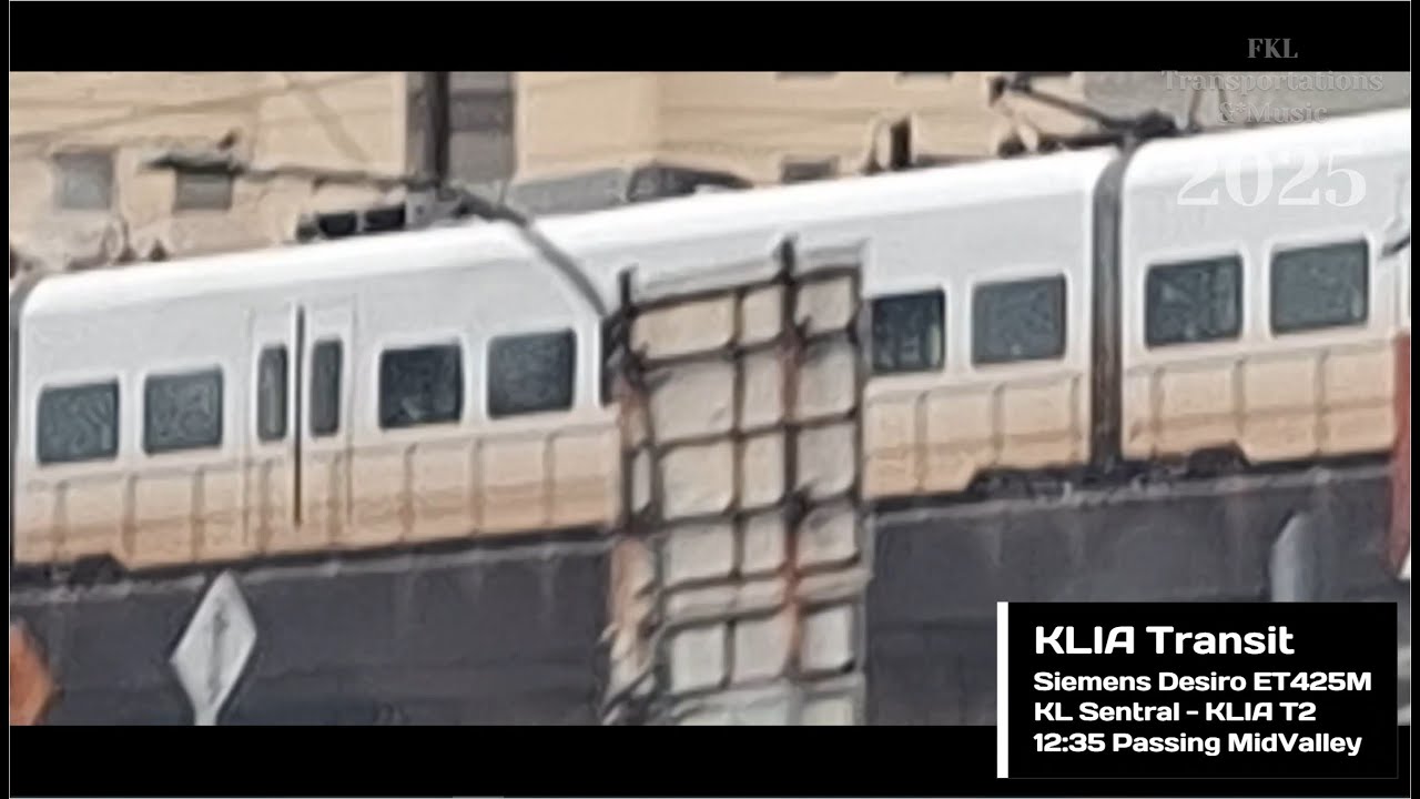 28/11/2025 KLIA Transit Siemens Desiro ET425M Passing MidValley