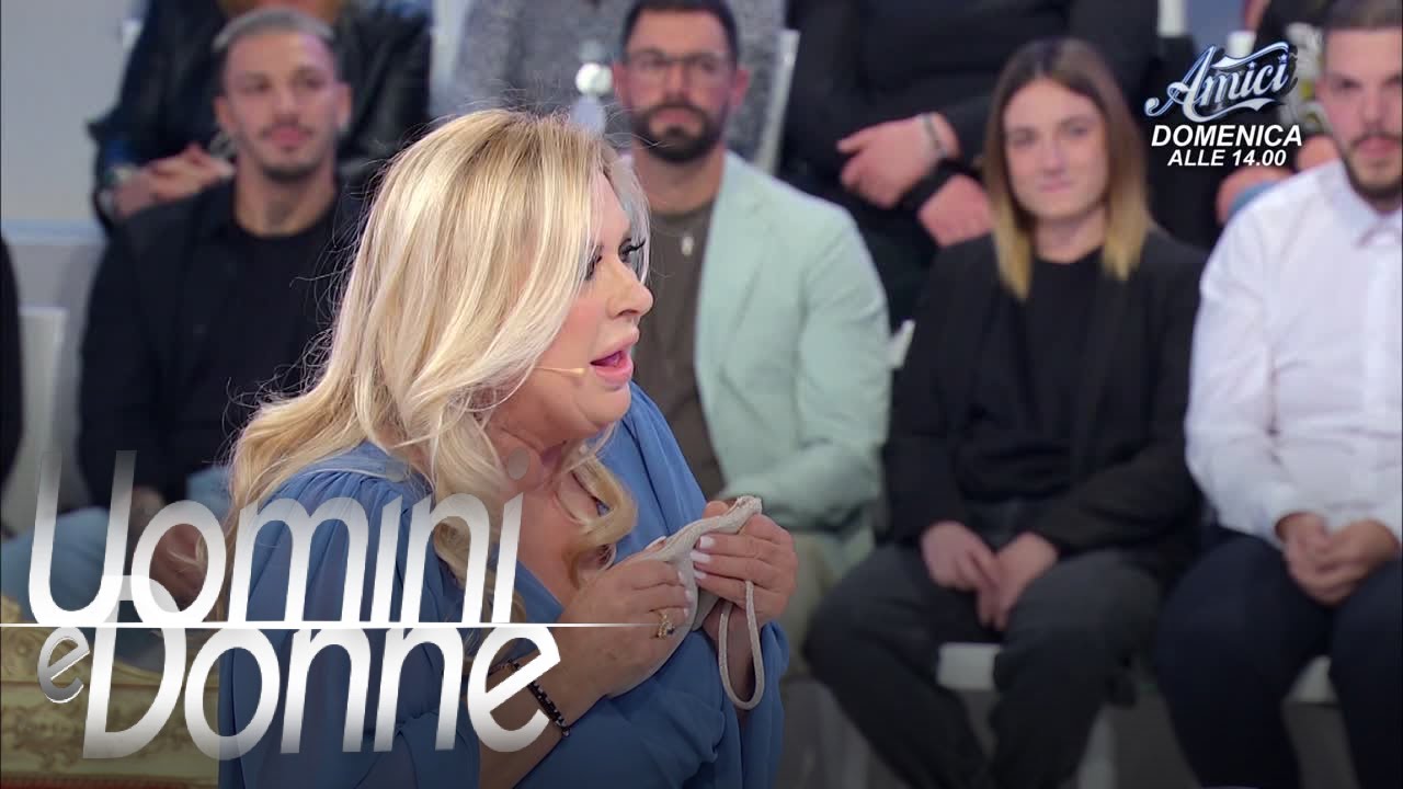 Uomini e Donne, Trono Over - La discussione tra Tina e Gemma