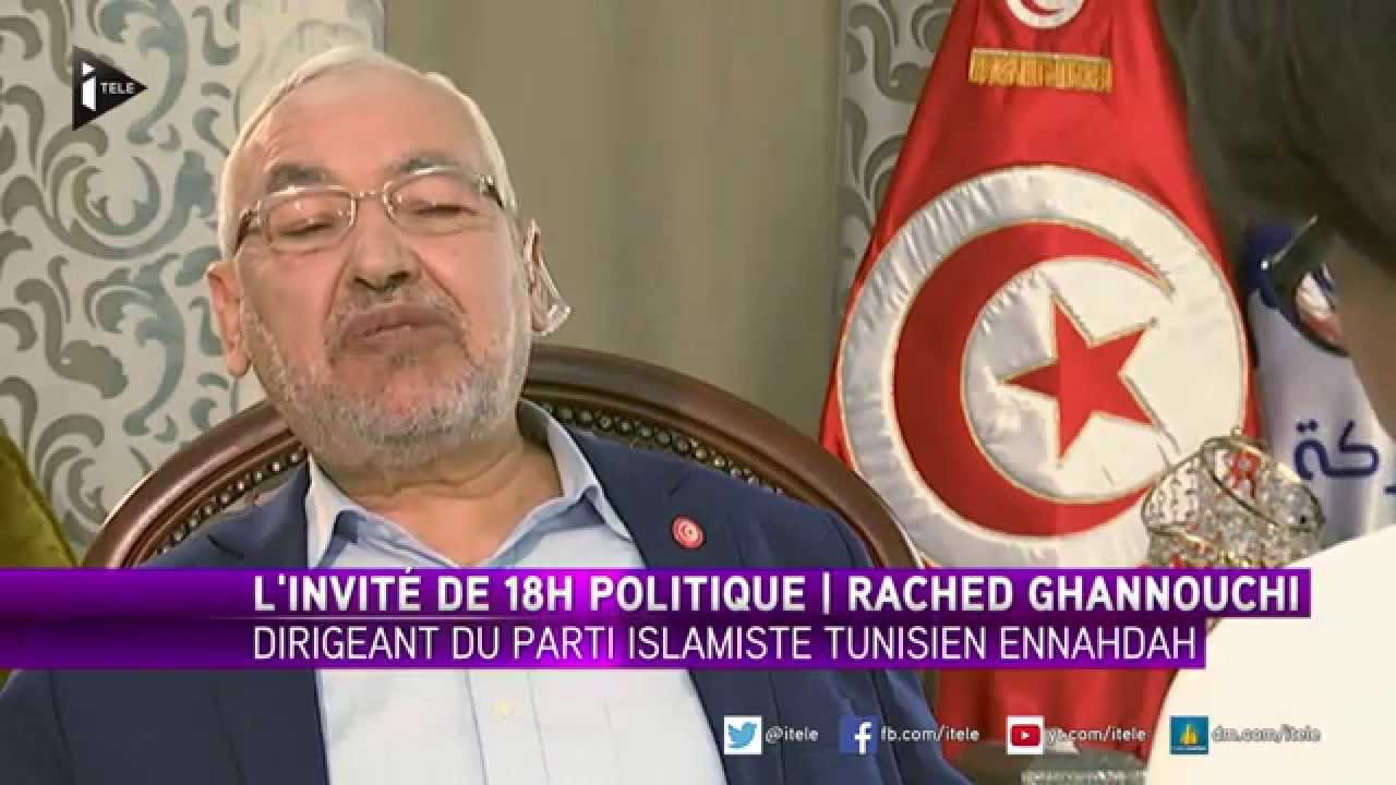 Port du voile en France: "la femme musulmane ne doit pas aller à l'encontre de la loi"
