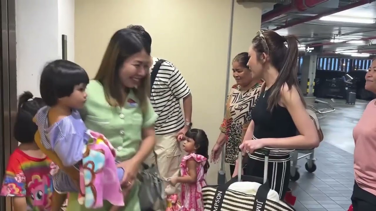 ถึงขอนแก่นแล้วครับ น้องเพชรน้องพลอยมารับ