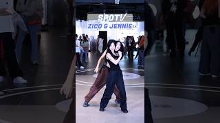 K-pop in public ZICO & JENNIE ‘SPOT!’ Resimi