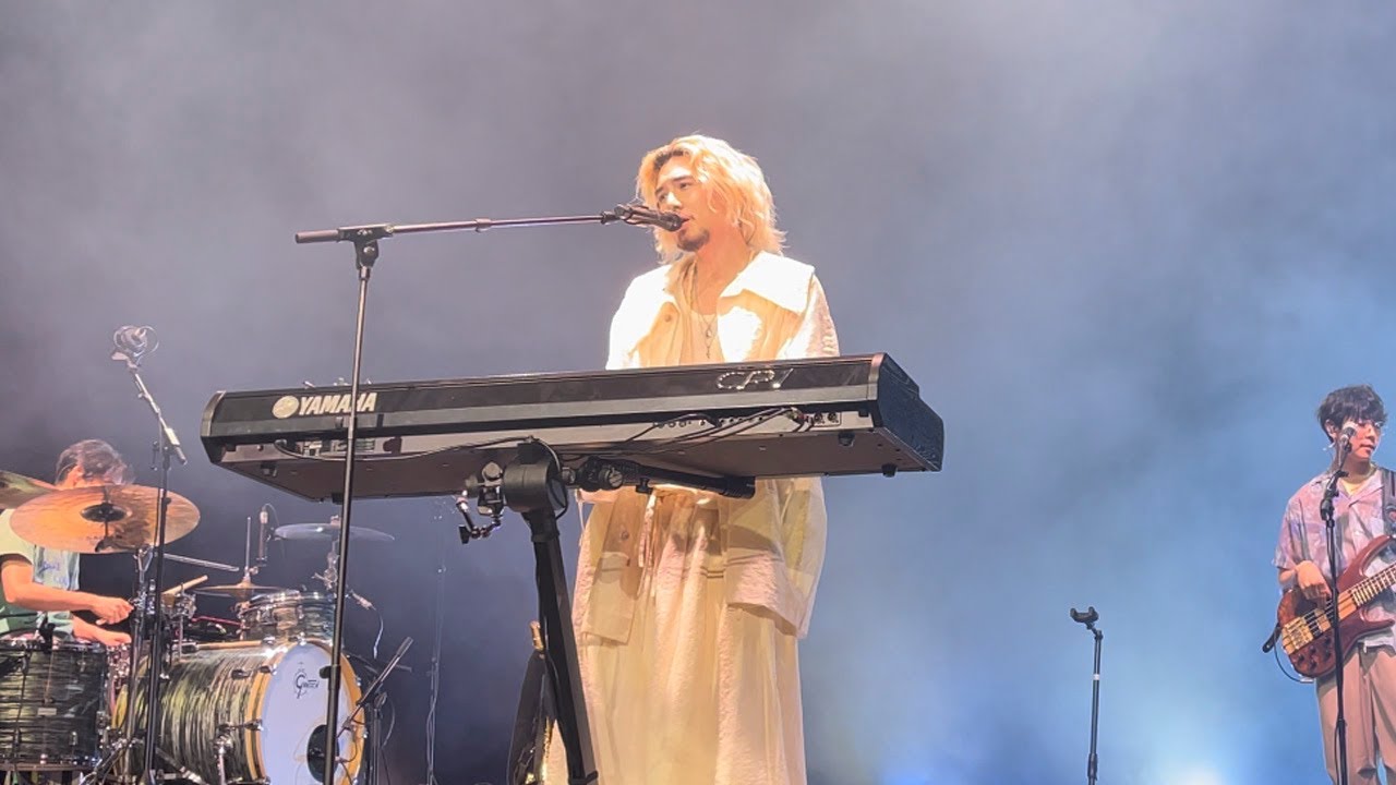 藤井風 - 真っ白 ライブ (初披露) 4K ベルリン公演 Admiralspalast Berlin Germany