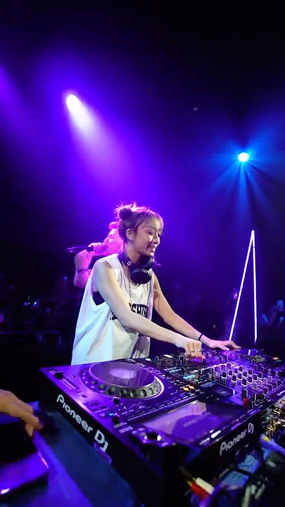 this remix 🤯🤯🤯 #dj #edm #shorts #mashup  #lifeisbutadream