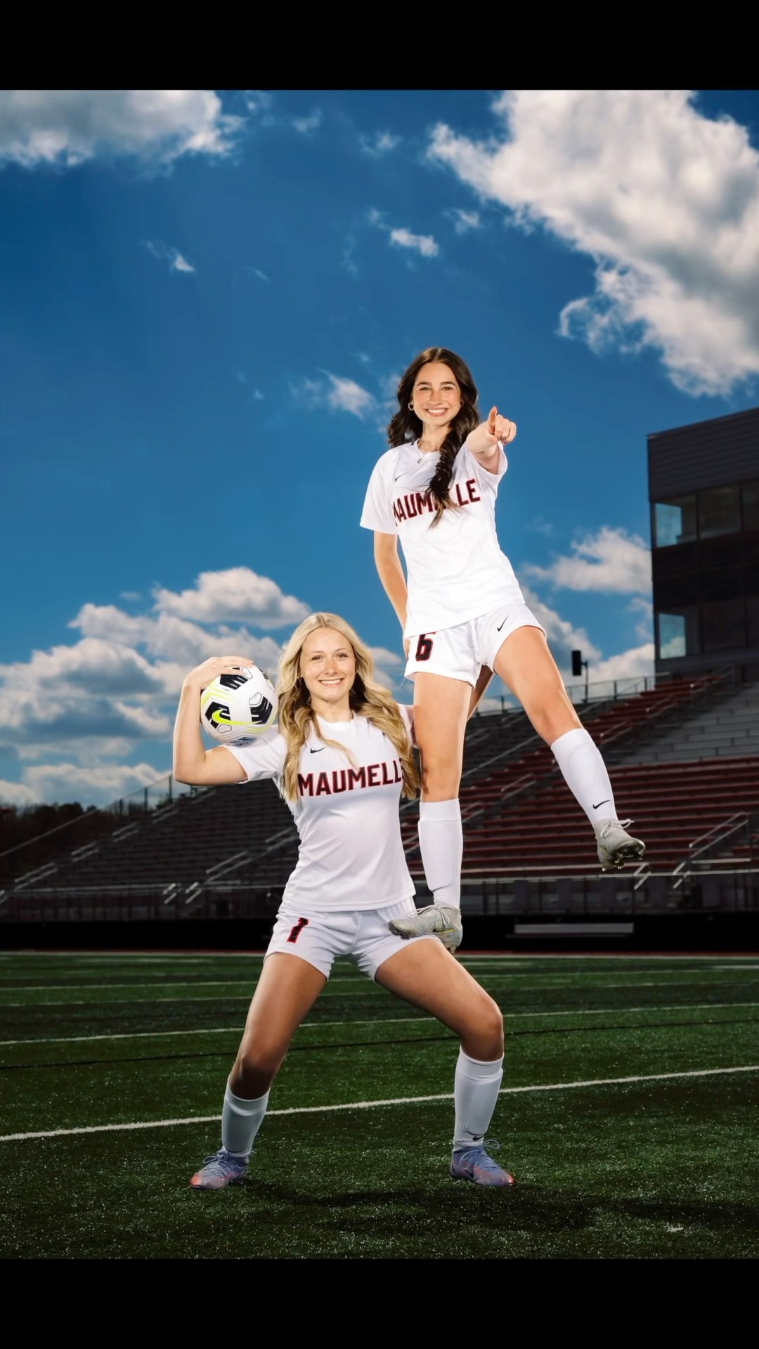 Ouch! That has to hurt! Cute pose for girls soccer photoshoot! #soccer #sportsphotographer