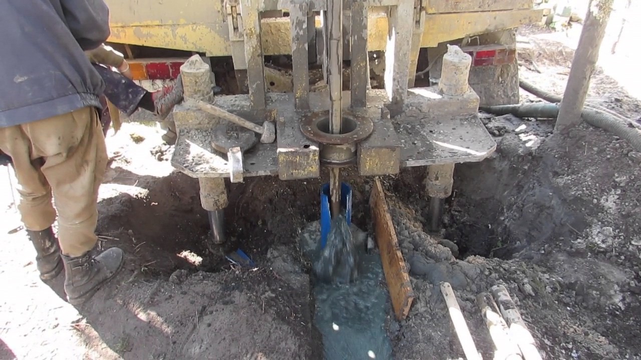 Как мы бурили? Артезианская скважина под Киевом (79 метров). - YouTube
