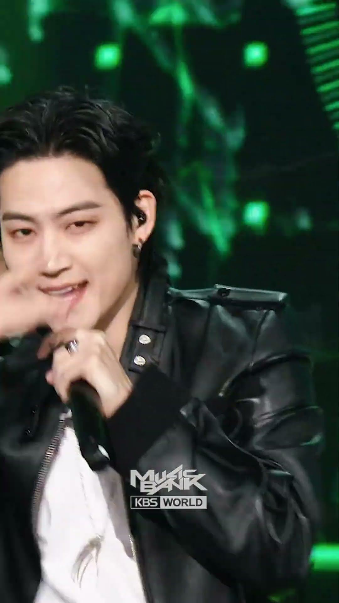Crash - JAY B #Crash #JAYB #제이비 #Shorts #MusicBank | KBS WORLD TV