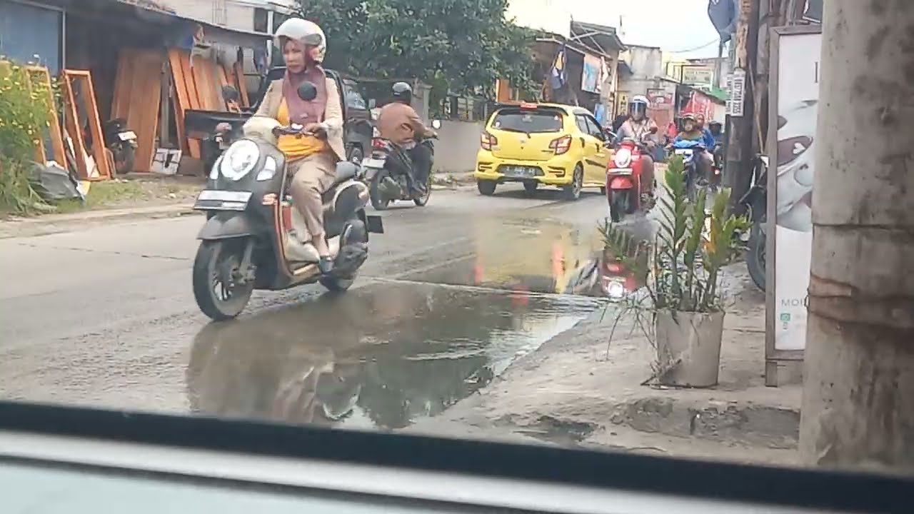 Aktivitas orang orang disore hari jelang ngabuburit 