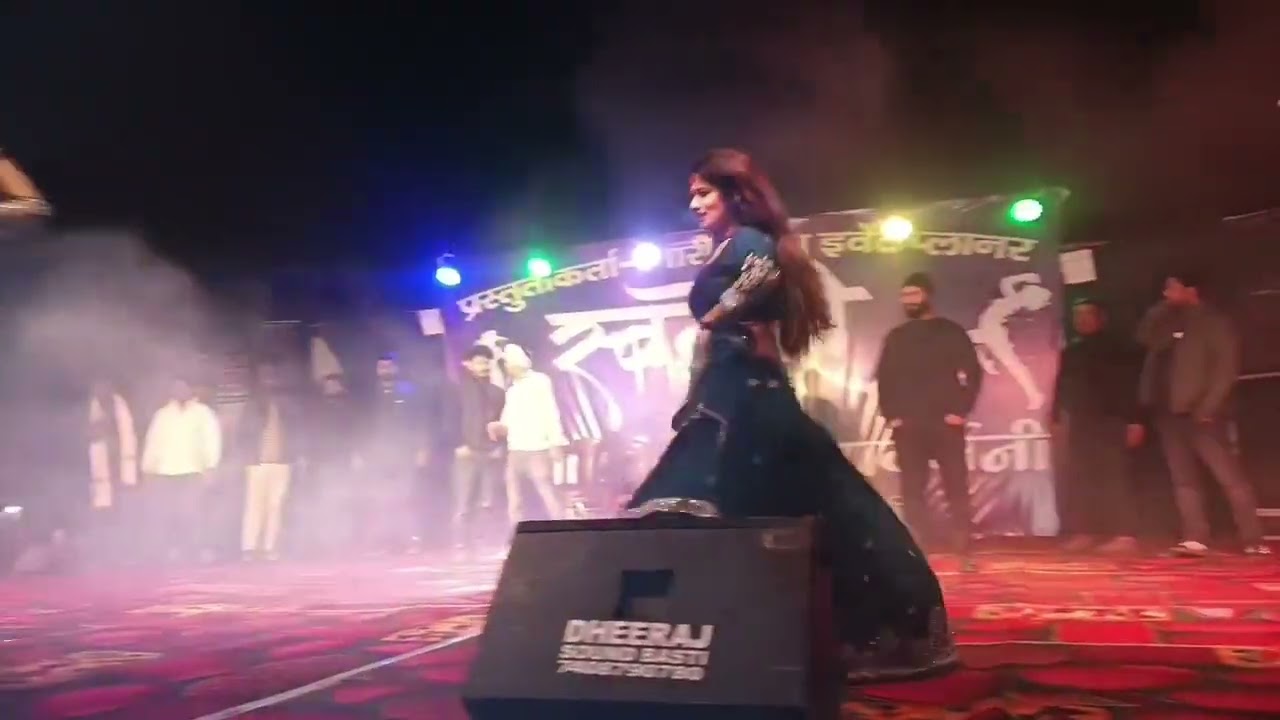 बस्ती जिले में माही मनीषा का डांस  स्टेज शो 😎😎 