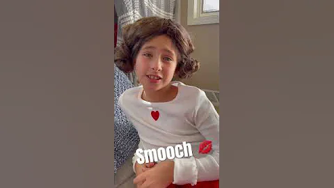 Tracey wants a little SMOOCH from Carmen for their Anniversary 🥰🫣😂💋 #kids #funny #kiss