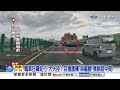 飆速"撞飛行人"炸噴翻滾重摔! "撞爆機車"肇逃猛撞牆!│中視新聞 20260714
