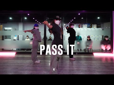 MK xyz  - <strong>Pass</strong> <strong>It</strong> (ft. G-Eazy) Choreography NARAE