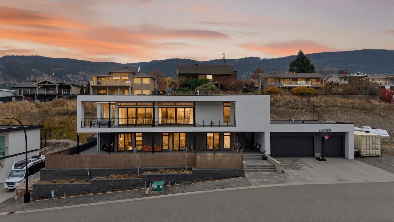 15873 Kobayashi Crt // Oyama BC