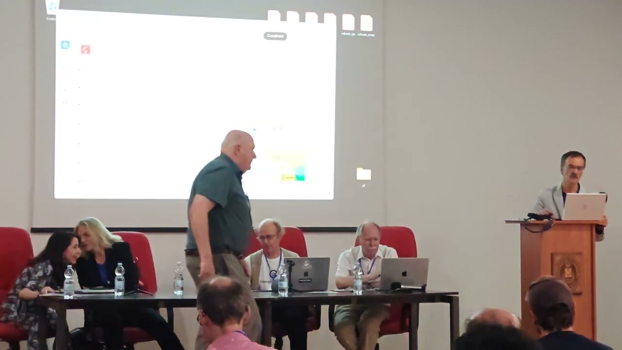 Roundtable with Buonanno, Freese, Donoghue, 't Hooft and Wilczek chaired by Roberto Percacci