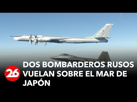 Dos bombarderos estratégicos rusos Tu-95MS sobrevuelan el mar del Japón escoltados por cazas