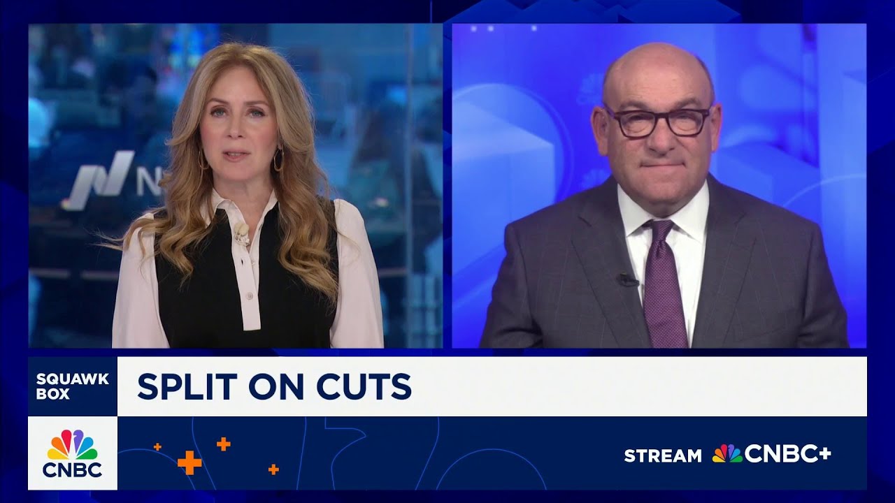 CNBC Fed Survey: 45% of respondents say the Fed should cut by 25 bps in December