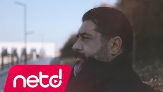 Murat Gültekin - Loş Işık Altında Ömrümüz Geçiyor Resimi