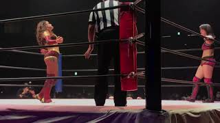Miyu Yamashita hits a sharp middle kick from a powerful high kick to Thunder Rosa climbed the corner