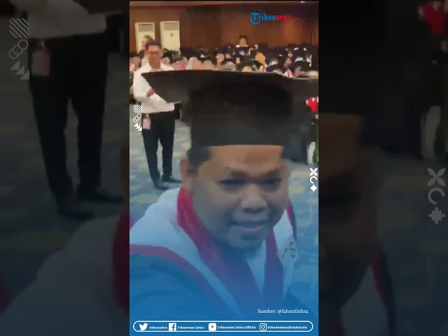 Momen Ketika Anak Kos Wisuda Bapak Kos, Netizen: Kalau Mau Konsul Tugas AKhir Tinggal Ketuk Pintu class=