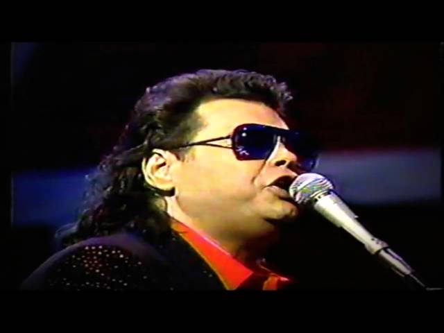 Ronnie Milsap - Don't You Ever Get Tired Of Hurting Me