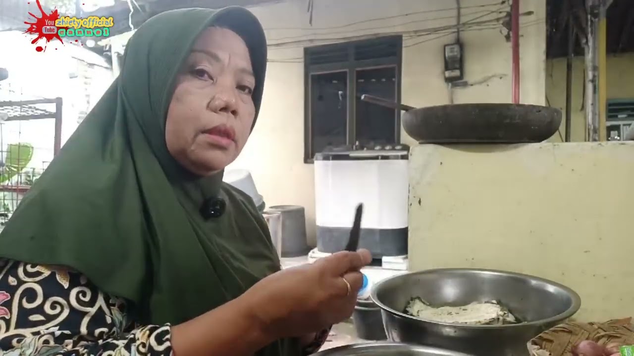 BUKA PUASA BIKIN MENU TEMPE BOSOK DISAMBEL SAMA TEMPE GORENG SAYUR SAWI HIJAU BAWANG PUTIH