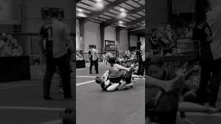 Commits the Robbery with the Figure 4 Guillotine #robbery #bjjfamily #competetive #bjj