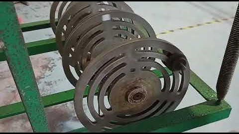 SEMM 3931 MACHINE LAB Balancing of Rotor-vid 1b static balance condition (Part 2 of 5)