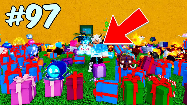 Abri presentes até conseguir a YETI no Roblox