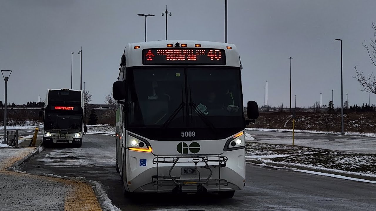 Go transit 2025 MCI D45CRT 5009 on Route 40 Hamilton / Richmond Hill 