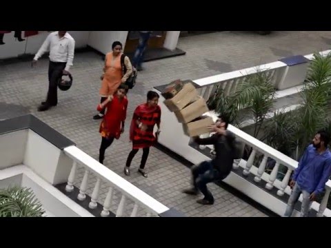 scary-drop-box-prank-in-ambuja-mall