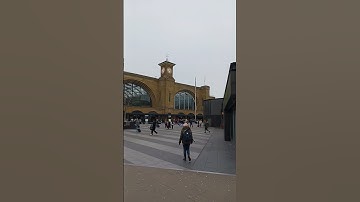 St Pancras to Kings Cross at Christmas #london #kingscross #station
