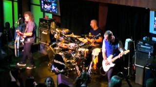 Inner Circle - Sweat Covered by Clearway