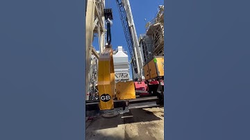 Pulling a bundle from the shell with a Aerial and crane. #shortsviral #reels #viral #crane #rigging