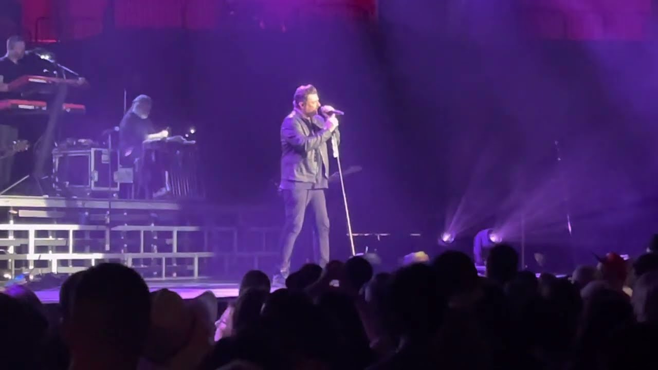 Chris Young - Neon (Live) - Mohegan Sun Arena, Uncasville, CT - 1/28/23