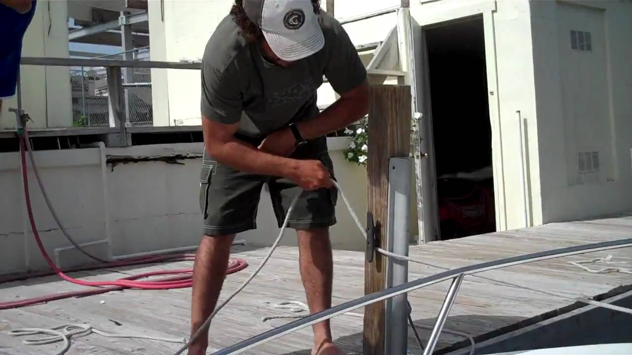 How to tie a boat to the dock. - YouTube