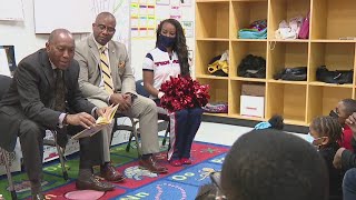 Houston Mayor shares childhood reading struggles to help promote literacy