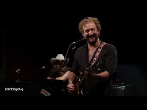 Phosphorescent - “Revelator”/“The World Is Ending”/“Wide As Heaven” (KUTX Studio 1A)