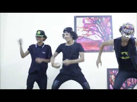 رقص فاجر فريق العتاولة على مهرجان ايزى ميزى شريف اوشا النكيشا باند 2017