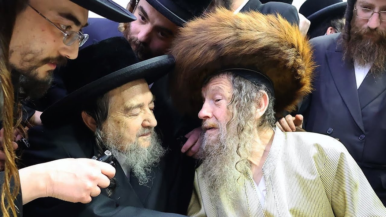 באהבה ללא גבולות: פאר הדור הדור הגרי״מ שכטער השתתף בברית לנינו של האדמו״ר השרף מלעלוב נילקשבורג