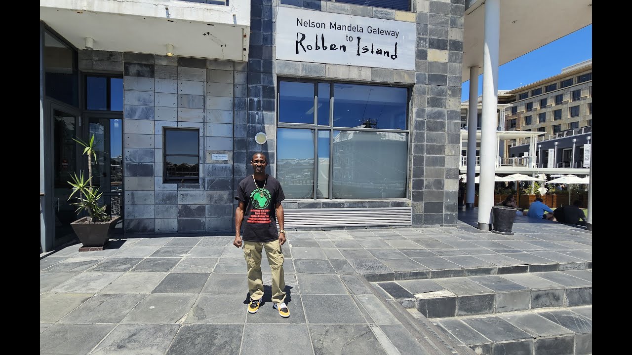 Паром на остров Роббен с набережной Кейптауна — Южная Африка, февраль 2025 г. Путешествие по корн...