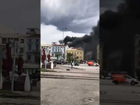 ΦΩΤΙΑ ΣΤΟ ΚΕΝΤΡΟ ΤΗΣ ΠΑΤΡΑΣ