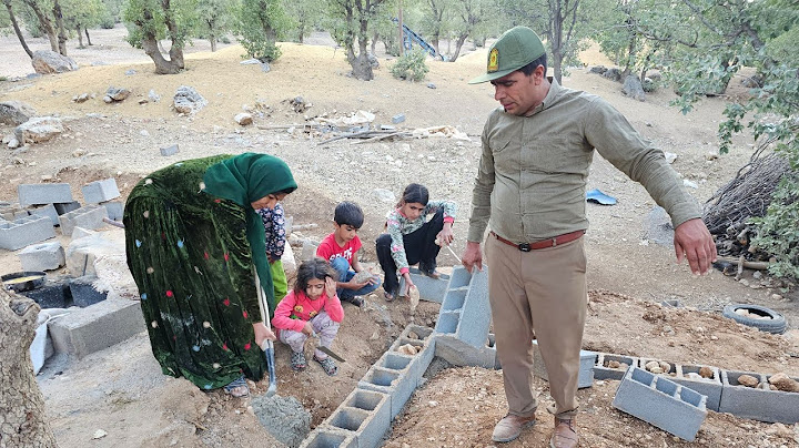 When the Police Officer Rolled Up His Sleeves and Stood by Hajar