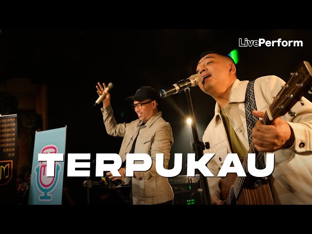 Ade Govinda, Sammy Simorangkir - Terpukau (Live Performance at Bajawa) class=