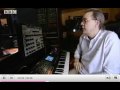 Capture de la vidéo Klaus Schulze Talks About, And Demonstrates, His First Synth An Ems Synthi A