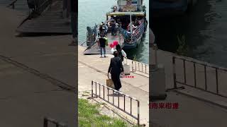 Full The truck driver reverses onto the boat and crosses the river by ferry. The driver crosses the r #3 News