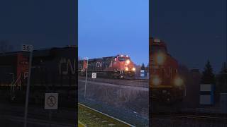 CN 3805   IC 1016 leads CN E271 west #train #railway