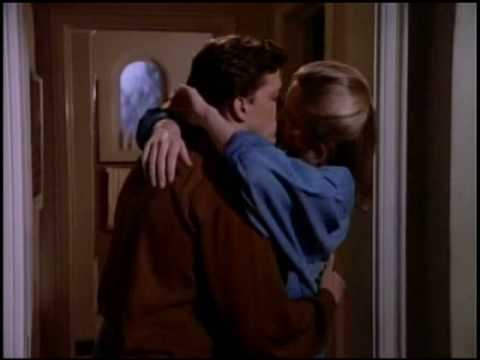 Melrose Place - Goodnight Kiss