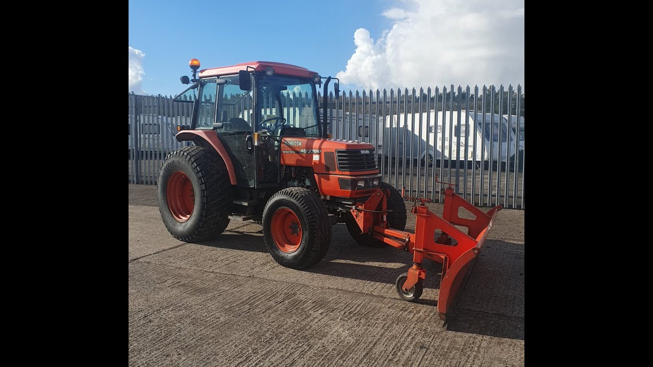 Kubota ME5700 Hydraulic Shuttle Tractor - NOW SOLD VIA ONLINE AUCTION 