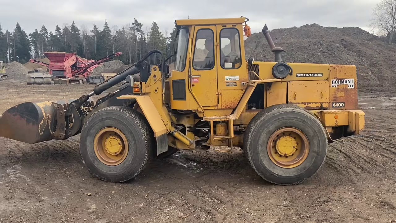 Köp hjullastare Volvo BM 4400 på Klaravik